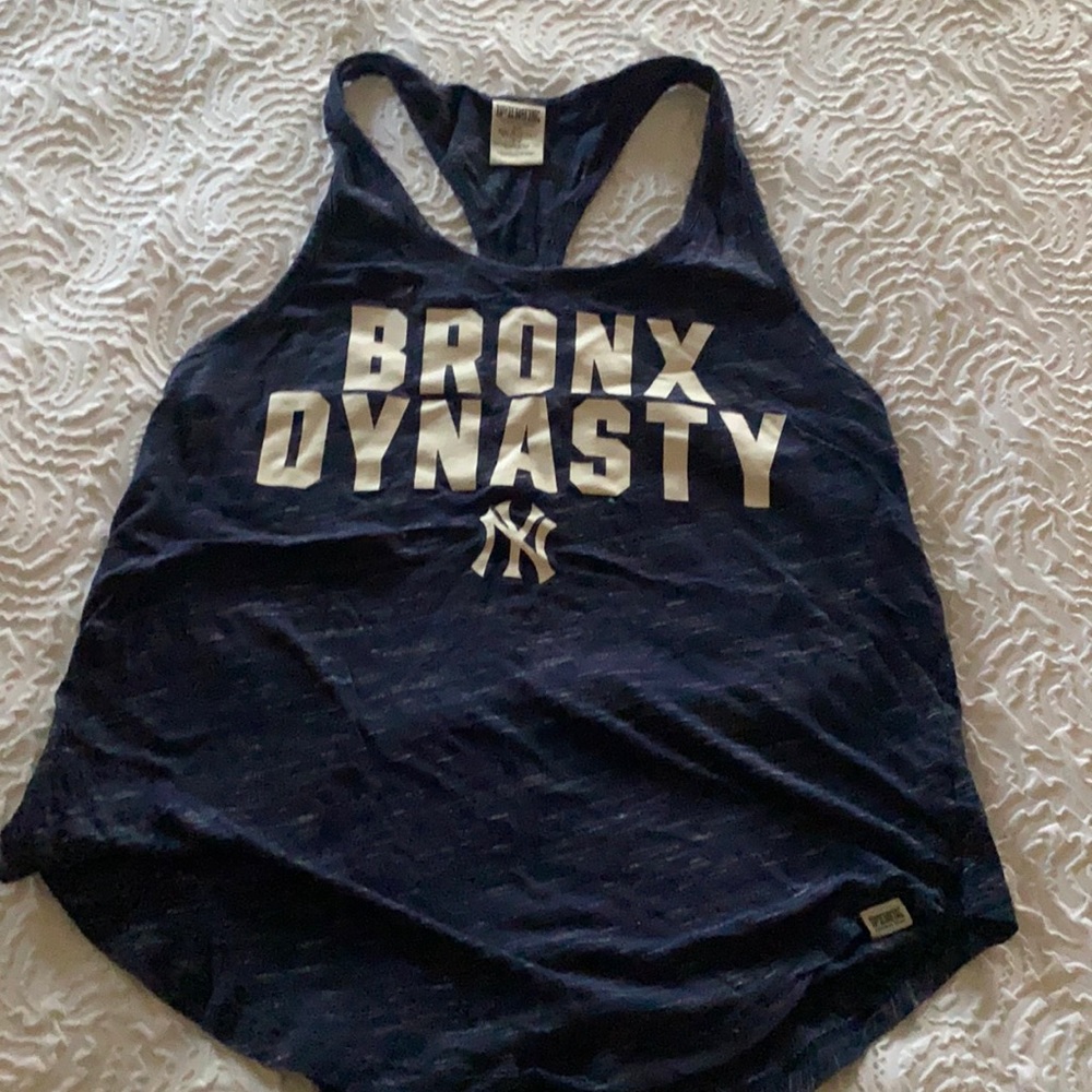 Yankees tank top size small